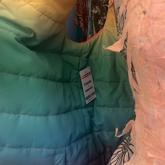* Damaged NWT Crayola Reversible Rainbow Gradient Puffer Vest - Picture 5 of 8